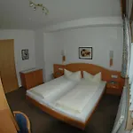 Garni Jennewein Hotel