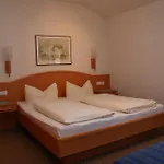 Hotel Garni Jennewein 3*