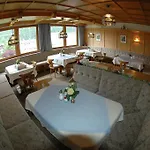 Otel Garni Jennewein 3*