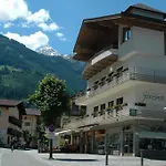 Hotel Garni Jennewein 3*