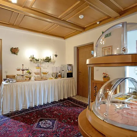 Hotel Garni Jennewein Mayrhofen