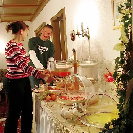 Garni Jennewein Hotell