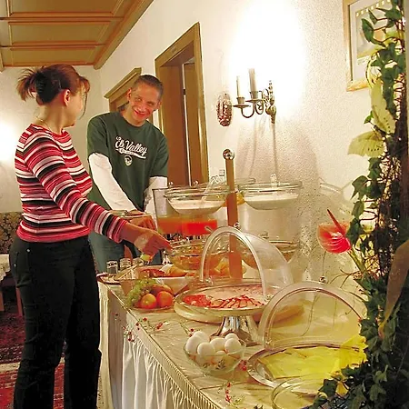 Hotel Garni Jennewein Mayrhofen