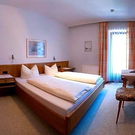 Hotel Garni Jennewein 3*