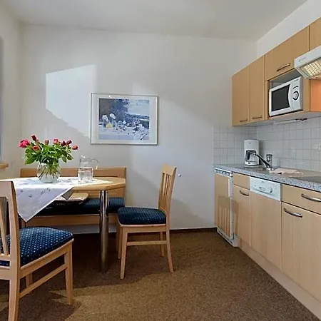 Hotel Garni Jennewein 3*