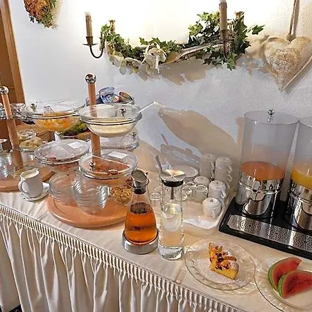 Garni Jennewein Hotel