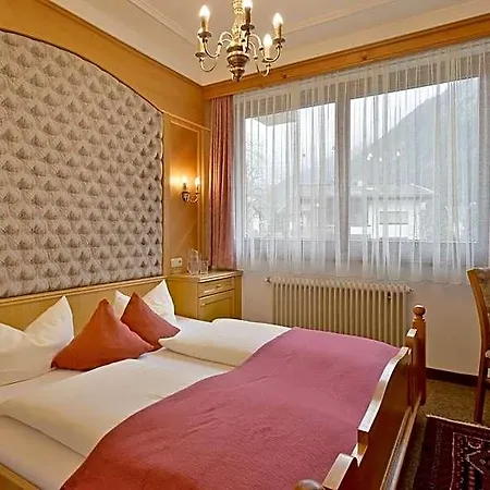 Garni Jennewein Hotel
