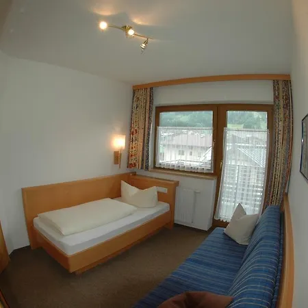 Hotel Garni Jennewein 3*