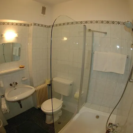 Hotel Garni Jennewein 3*