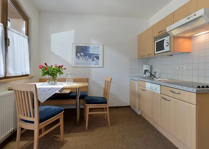 Hotel Garni Jennewein 3*