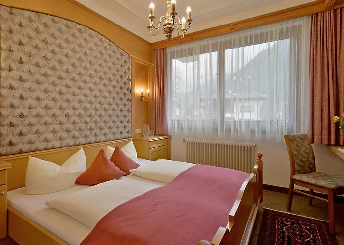 Hotel Garni Jennewein Mayrhofen