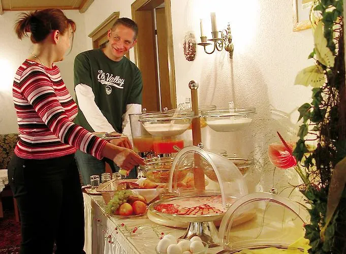 Garni Jennewein Hotel