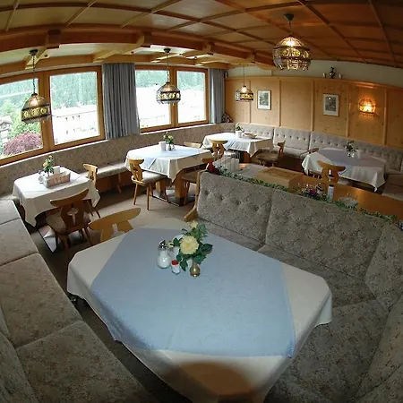 Hotel Garni Jennewein 3*