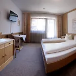 Hotel Garni Jennewein Mayrhofen